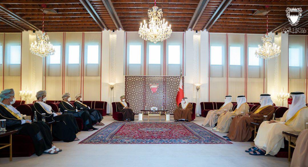 الأمير سلمان آل خليفة يستقبل السيد بدر بن حمد