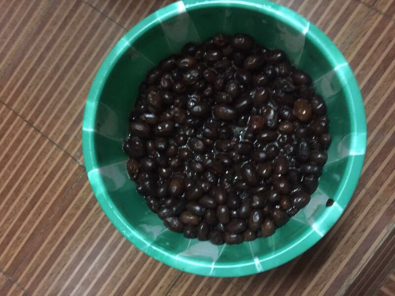 كيف يتم تحضير الخل العُماني الذي تشتهر به الباطنة؟