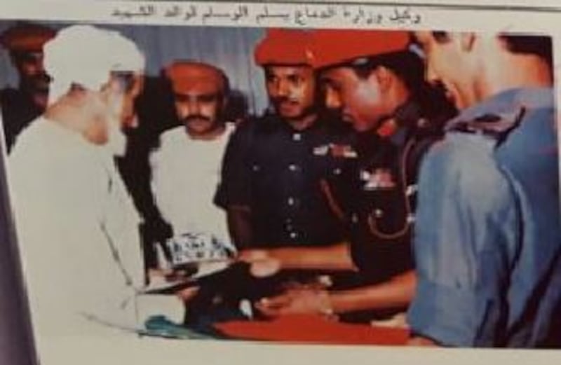من هو العُماني الذي كرّمه الرئيس المصري بوسام الشجاعة؟