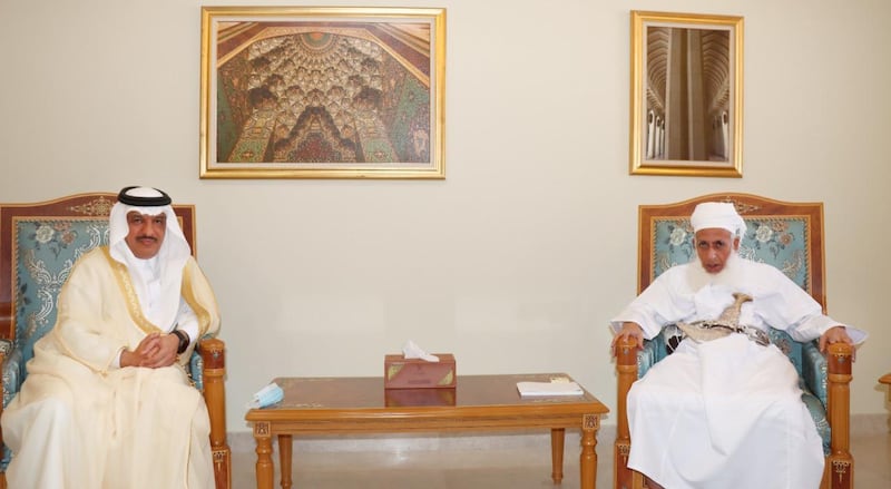 بالصور: السفير السعودي يزور سماحة الشيخ الخليلي