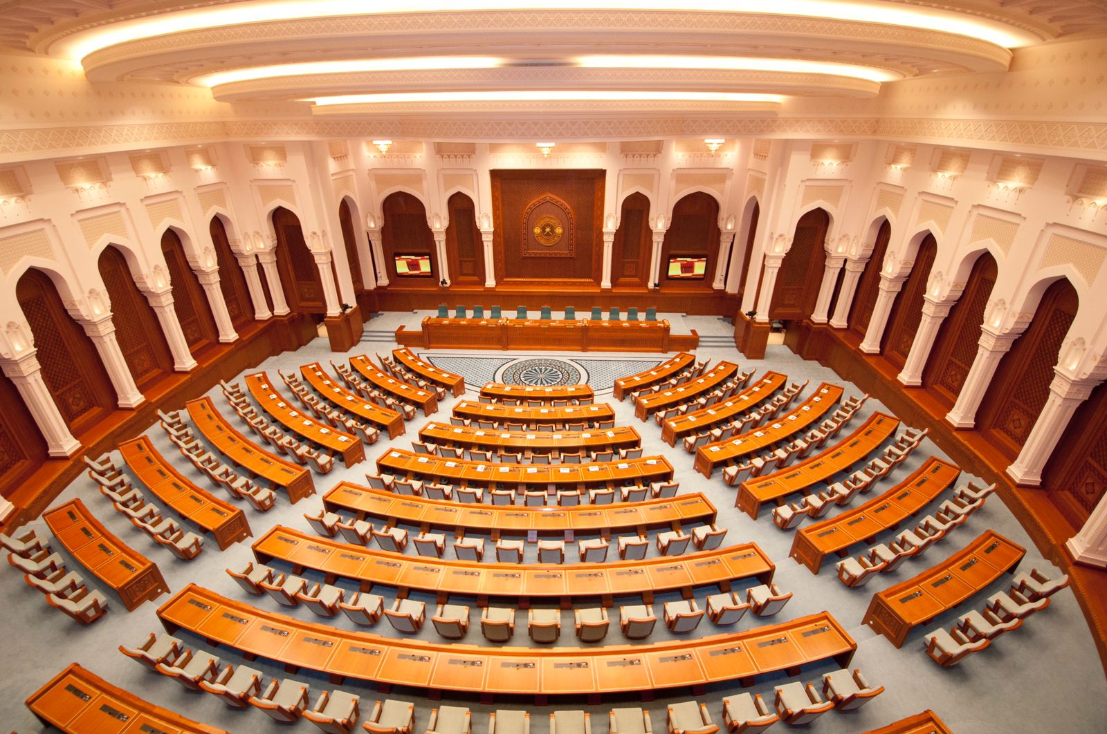 بناءً على أوامر سامية: غدًا، جلسة في مجلس الدولة 