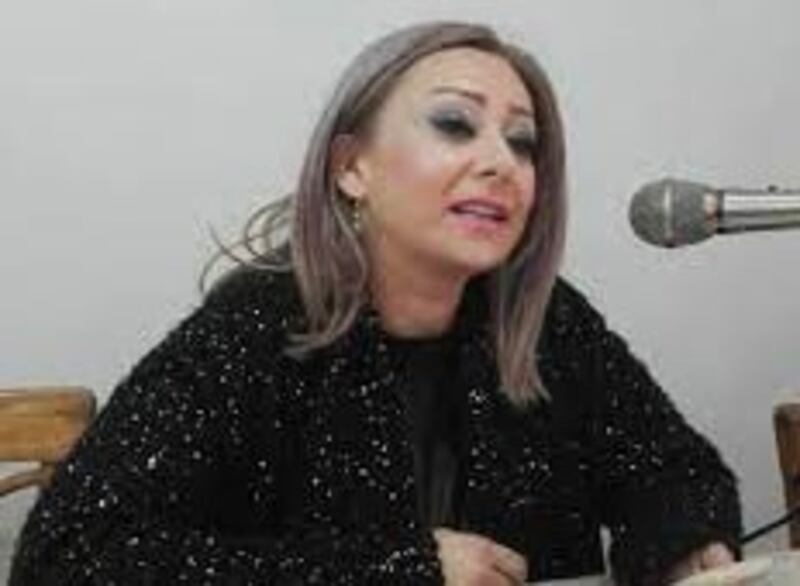 قراءة في “تاء تأنيث العاصفة”