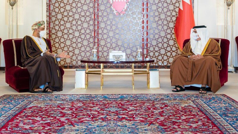 الأمير سلمان آل خليفة يستقبل السيد بدر بن حمد