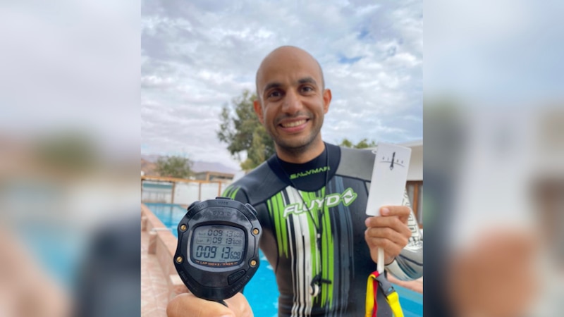غواص عماني يسجل رقمًا قياسيًا عالميًا ببقائه تحت الماء أكثر من 9 دقائق