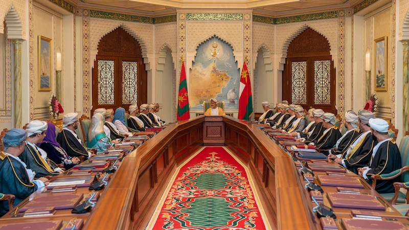 جلالة السلطان يترأس اجتماع مجلس الوزراء