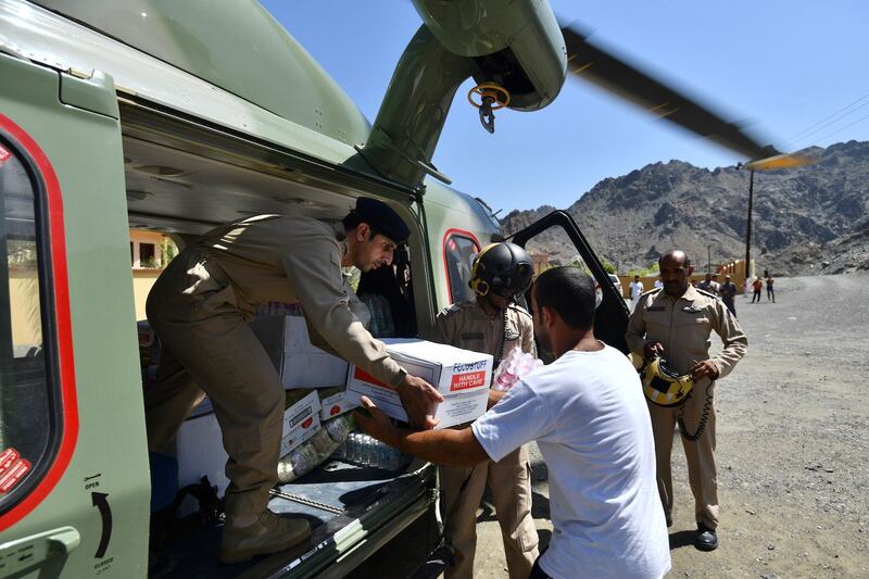 بالصور: شرطة عمان السلطانية في الميدان للتعامل مع تأثيرات شاهين