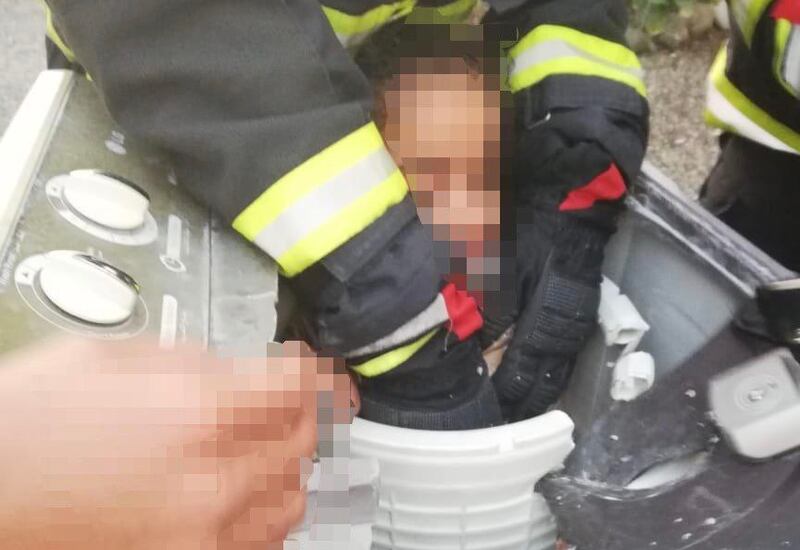 احتجاز طفلة في غسالة ملابس والدفاع المدني يتدخل