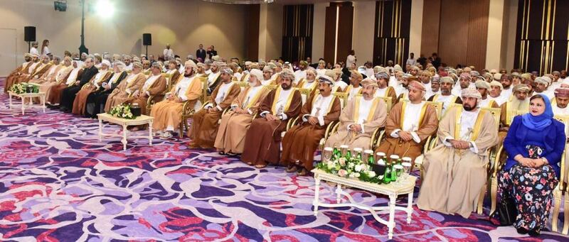 بالصور: أسعد بن طارق يدشن كتابي ” النظام السياسي والدستوري” و”الملهم، قابوس بن سعيد”