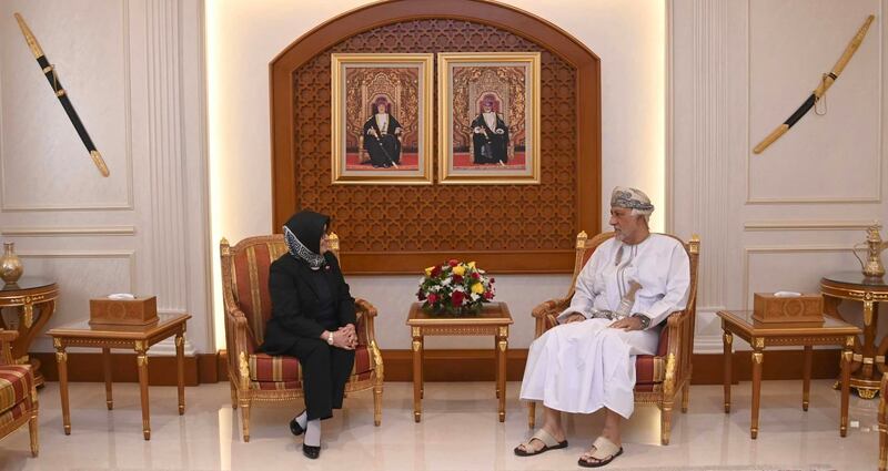 بتكليف سامٍ: سمو السيد شهاب يودع سفيرة الفلبين