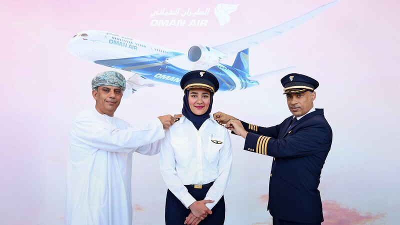 تعيين أوّل قائدة طائرة مدنيّة عمانية