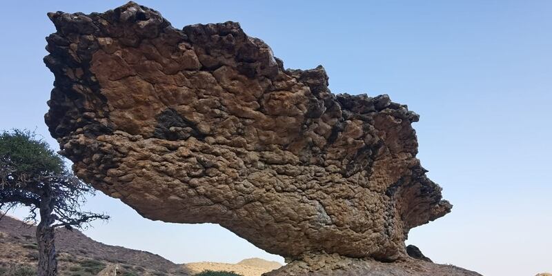 ماذا تعرف عن صخرة صيدقان في ولاية سدح؟