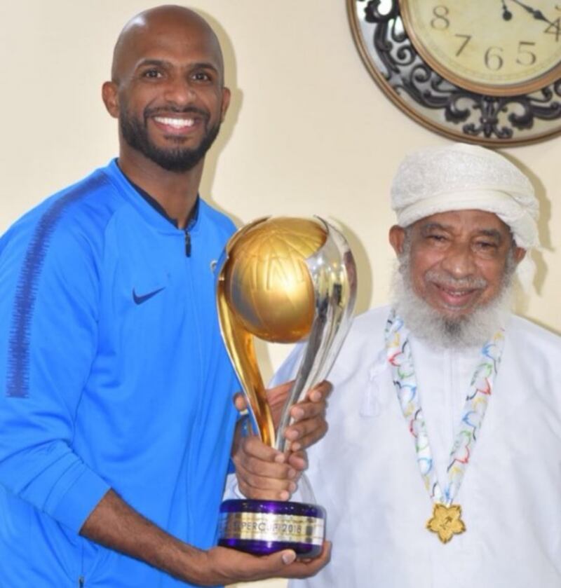 الحبسي يهدي لقب السوبر السعودي لوالده