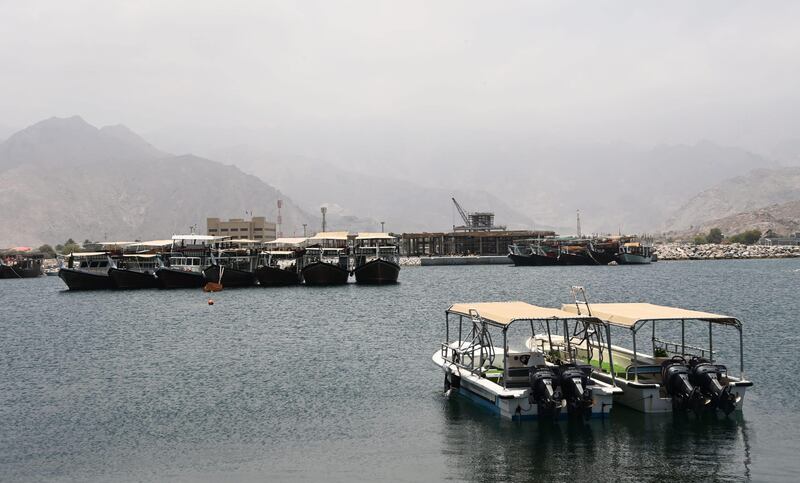 لأهالينا في ولاية دبا: تحديد موعد الانتهاء من تطوير ميناء الصيد البحري