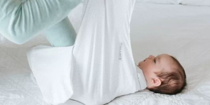 قماط الطفل: ما فوائده، ومتى يجب إيقافه؟