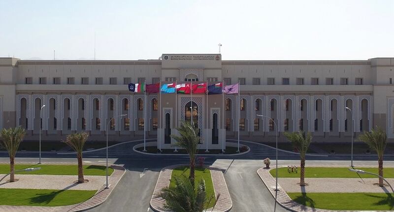 تأكيدًا لخبر “أثير”: مركز الأمن البحري يؤكد وقوع حادث السفينة خارج المياه الإقليمية العُمانية