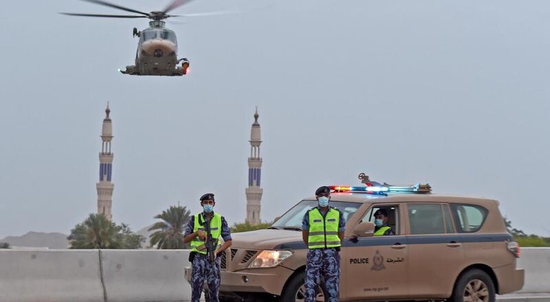 الشرطة تُعايِد وتشدد على الالتزام وتضع أرقامًا للتبليغ عن المخالِفين