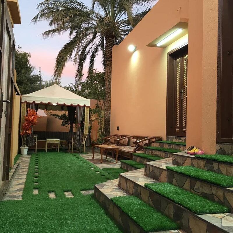 بالصور: أنامل شاب عماني تُبدِع في الديكور والنحت