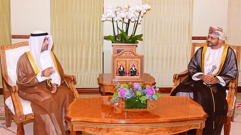 السيد بدر يستقبل الحجرف