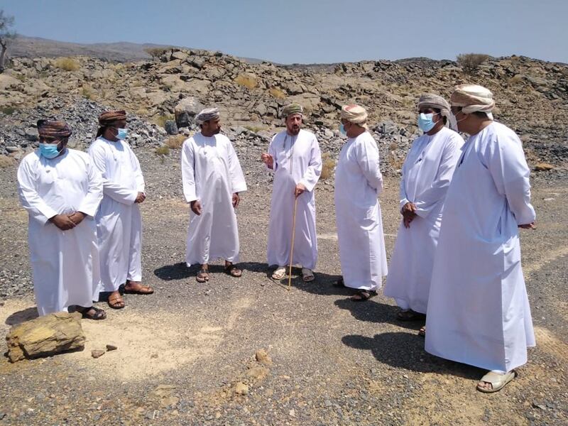 بالصور: المعولي يتفقد مشاريع الطرق في محافظتين