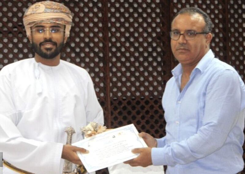 7 أسئلة وإجاباتها في حوار لـ “أثير” مع الأستاذ الجامعي مراد الحاجي