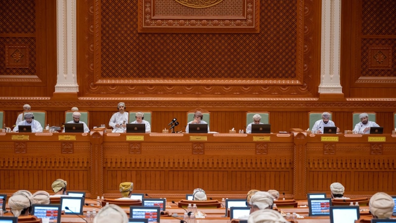 الشورى يناقش الحبسي في ميزانية 2023