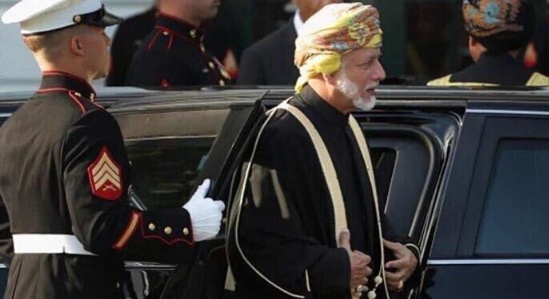 سيلتقي كبار المسؤولين الإيرانيين: بن علوي يصل طهران