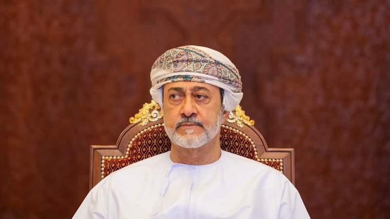 جلالة السلطان يتلقى رسالة خطية من رئيس وزراء سريلانكا