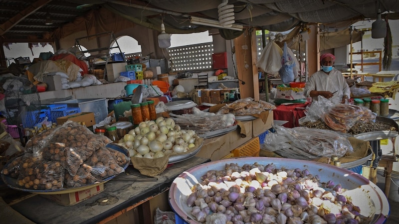 عرصات سوق البريمي زاخرة بالمنتجات؛ فهل زرتها؟