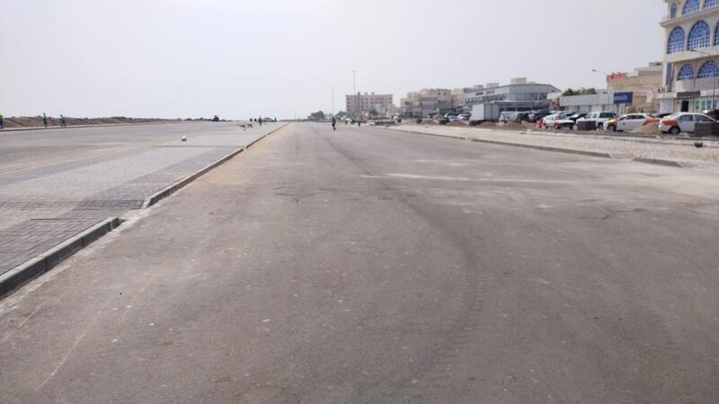 بلدية مسقط تنبّه أصحاب المركبات الواقفة في سوق السيب