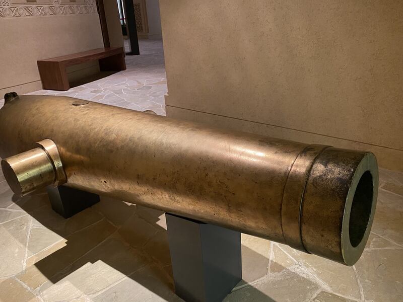 جُلب من أمريكا: تعرّف على المدفع الذي جاء بطلب من سلطان عُمان