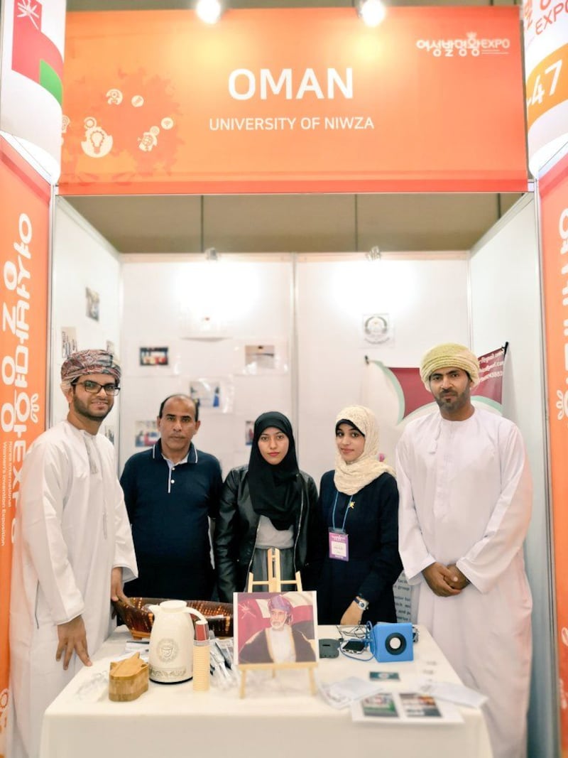 عُمانيتان تحصدان الذهب والفضة في معرض دولي وتؤكدان: أجهزتنا الأولى من نوعها عالميًا