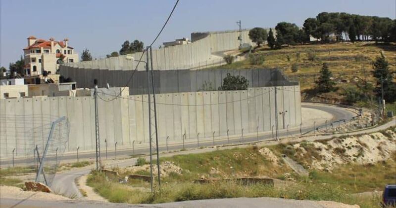 سجين صهيوني داخل القبة الحديدية