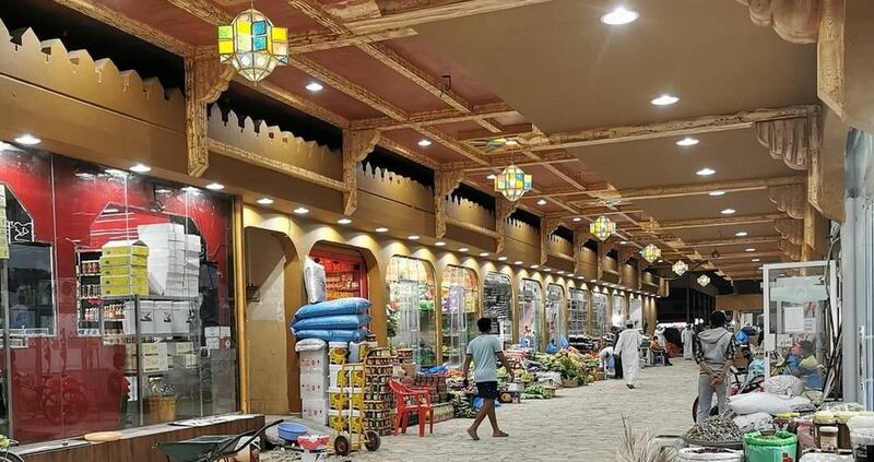 اعتبارًا من العام القادم: اقتصار البيع في سوق السيب المركزي على العمانيين