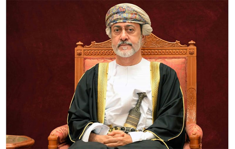 جلالة السلطان يزور معسكر المرتفعة