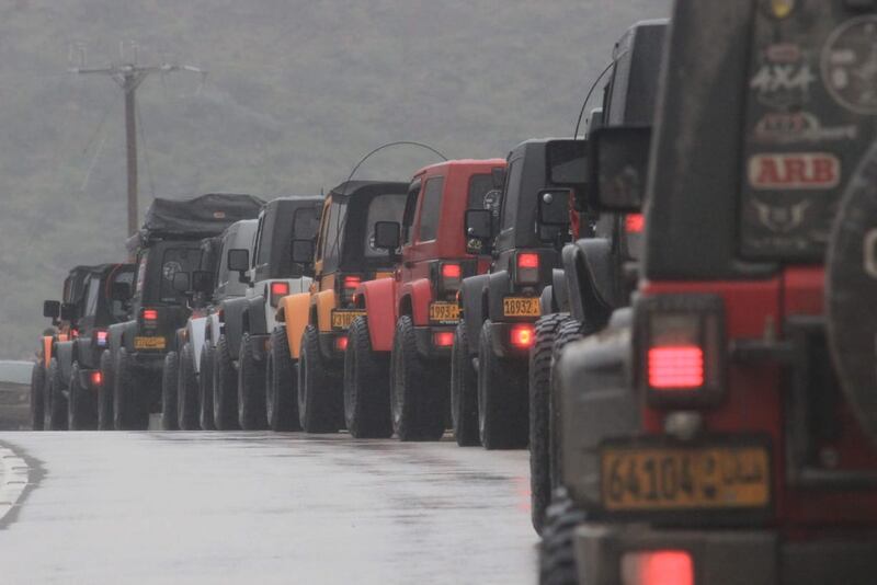 قدّموا حملات توعوية: 49 شابًا خليجيًا يجوبون ظفار بقافلتهم