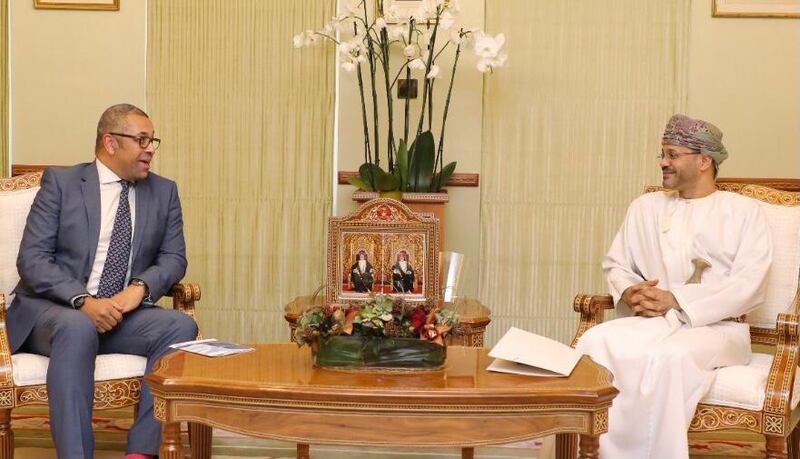 السيد بدر يستقبل مسؤولا بريطانيًا