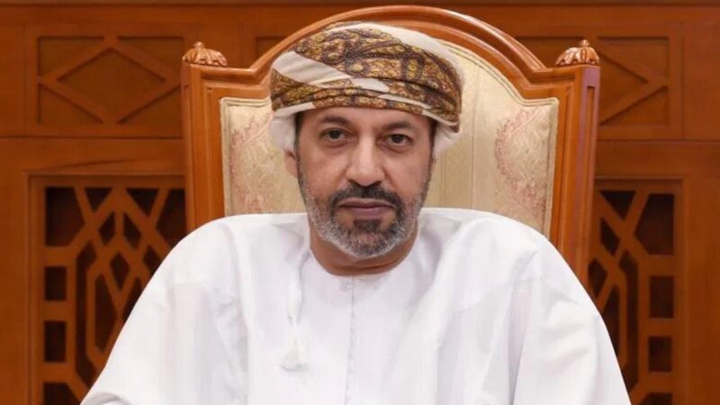 السيد حمود بن فيصل يتلقى رسالة من سيف بن زايد