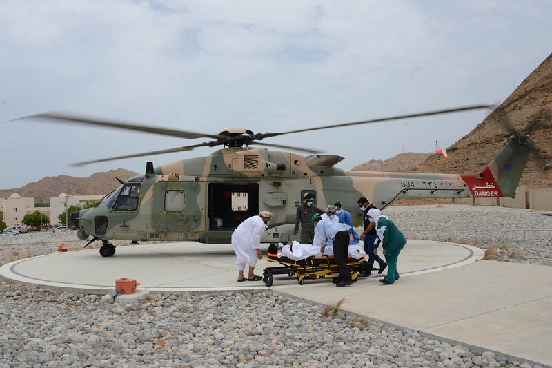 نقل وافد يعاني من حالة مرضية حرجة