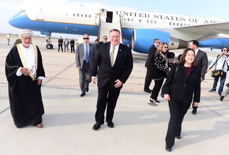 سيلتقي جلالة السلطان: وزير الخارجية الأمريكية يصل السلطنة