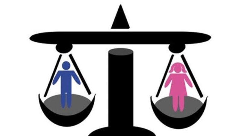 كيف صانت القوانين العُمانية مكانة المرأة؟