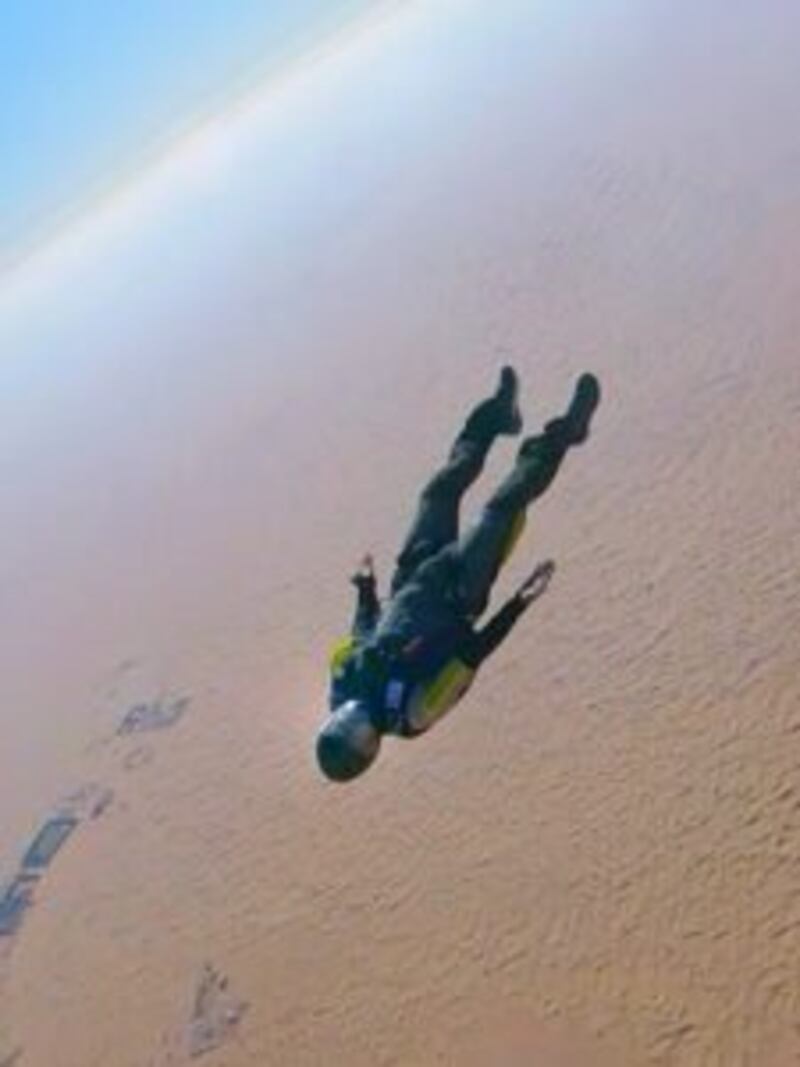 ” القفز المظلي ” رياضة بحاجة إلى الإشهار الرسمي