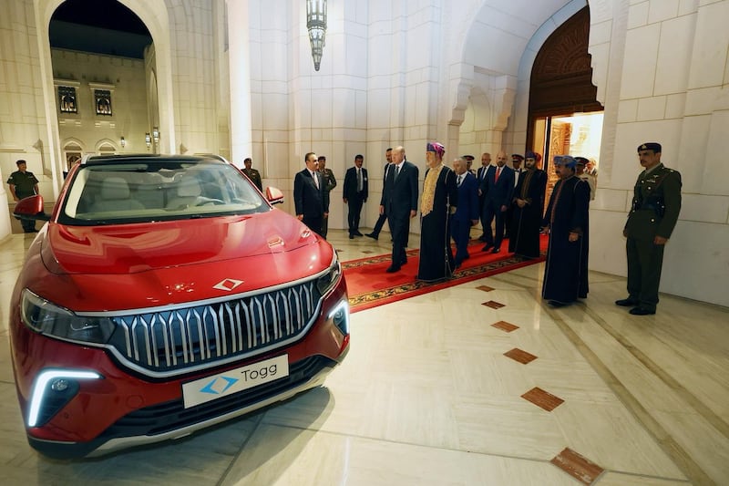 أردوغان يهدي جلالة السلطان سيارة كهربائية: إليك هذه المعلومات عنها 