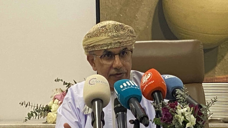وزير الصحة: شح الكوادر البشرية الكفء أبرز تحديات القطاع الصحي