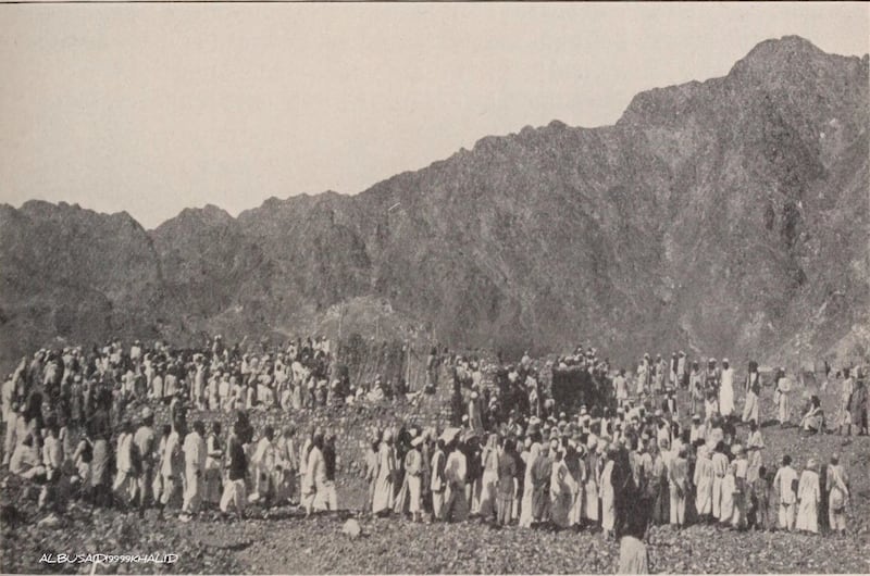 جانب من جنازة السلطان فيصل بن تركي. شبكة المعلومات