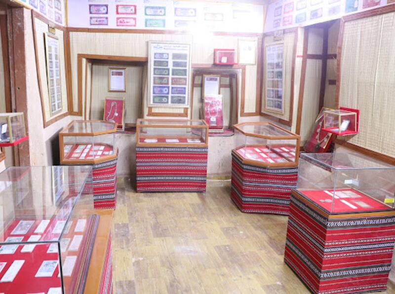 عشق تجميع العملات وأسس متحفًا لها؛ فهل تريد زيارته؟