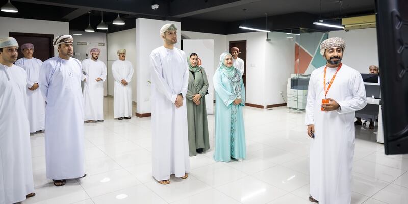 سمو السيّد بلعرب يزور شركة ”إي مشرف“