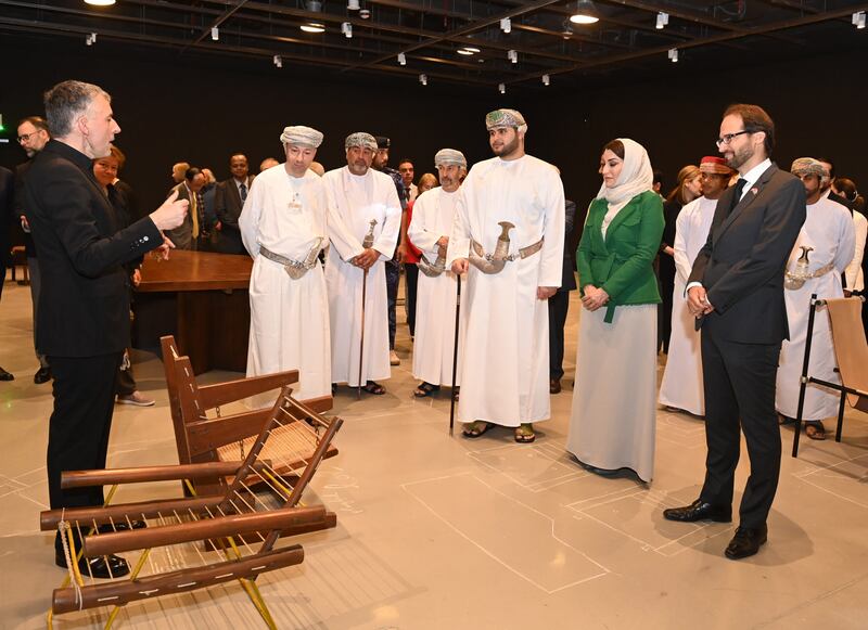 بالصور: سمو السيد بلعرب يرعى افتتاح المعرض السويسري “التصميم اللاتماثلي”