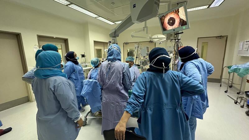 نجاح أول عملية زراعة جُزئية أمامية للقرنية