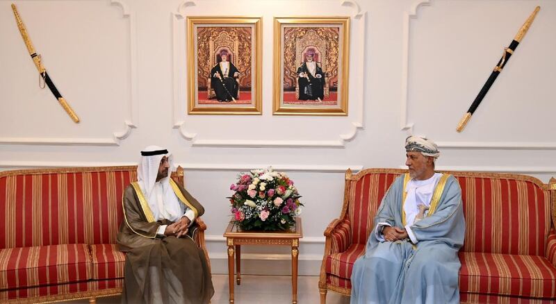 سمو السيد شهاب يستقبل أمين عام مجلس التعاون ومسؤولا عسكريا بريطانيا