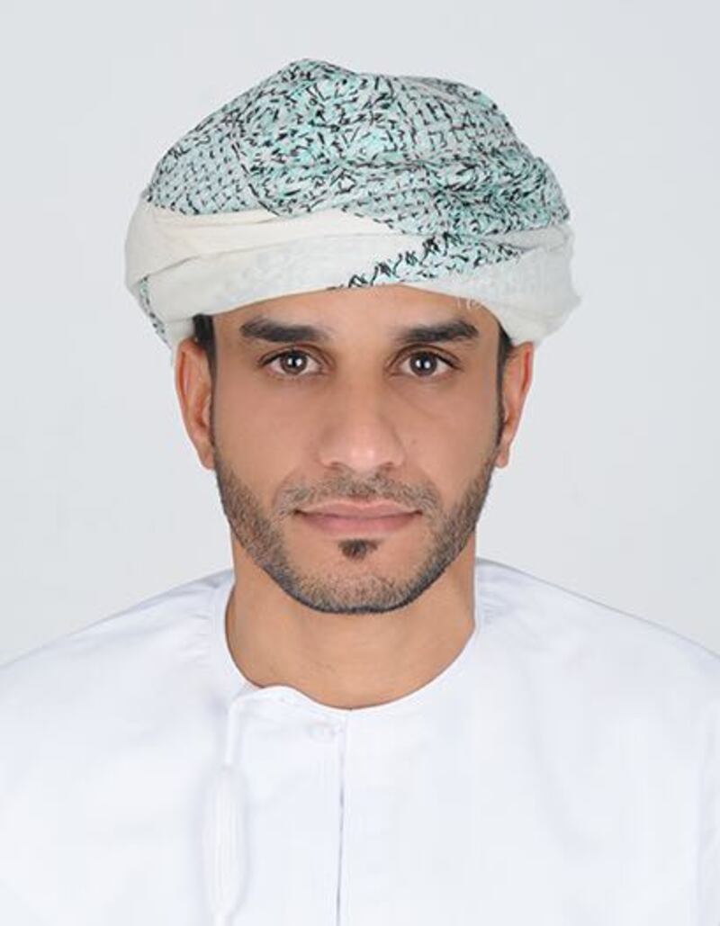 تم تسجيله كبراءة اختراع: عُماني يخترع جهازًا لإنتاج الطاقة من جزيئات الماء ويوضح الهدف منه